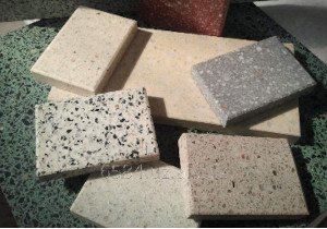 Камень декоративный, гранулы и порошок из природного камня, изделия из агломерированного сланца